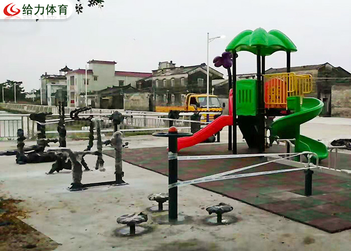 兒童滑滑梯