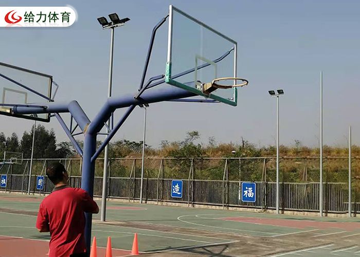 籃球架